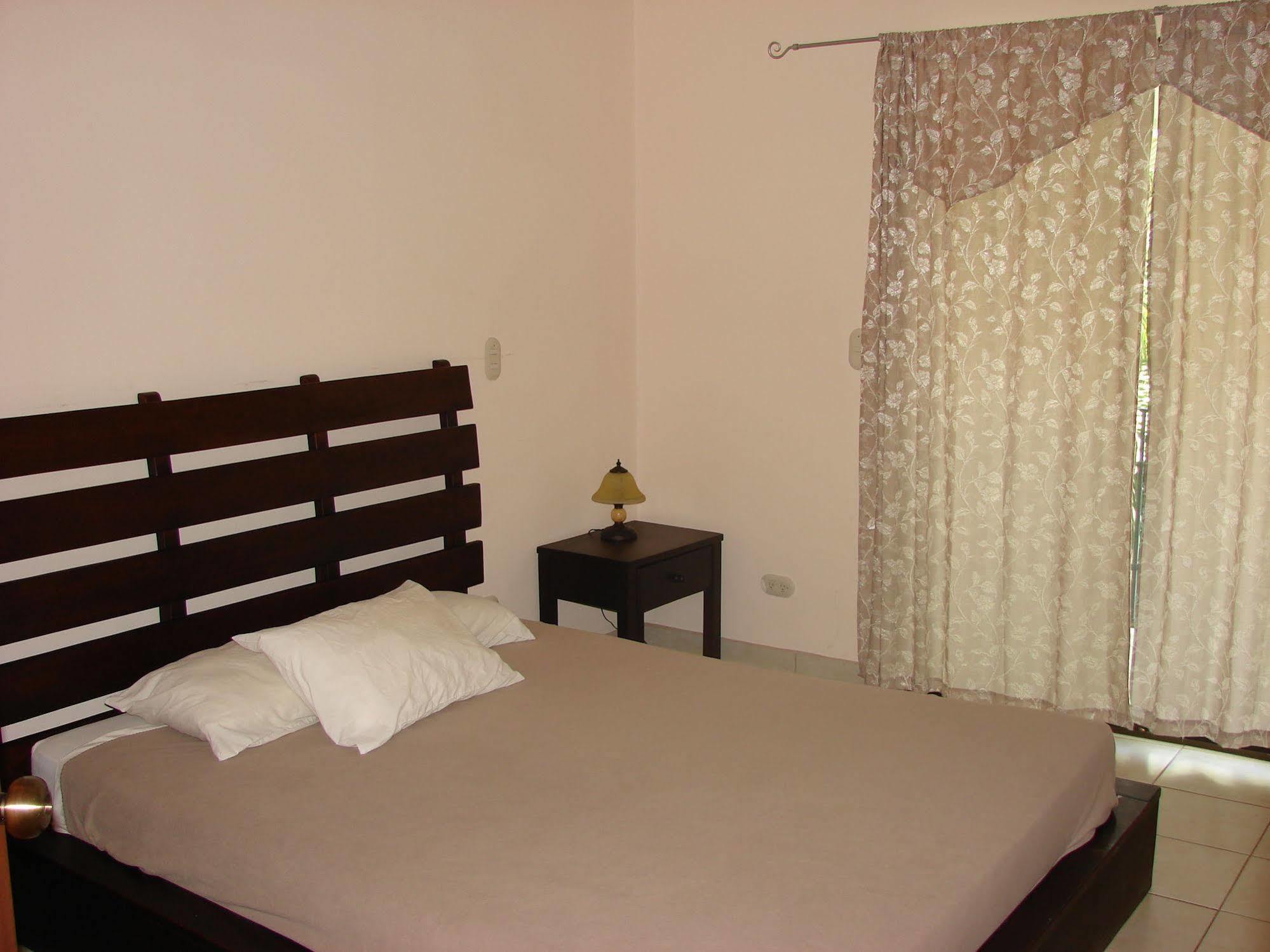 Villa Riviera 2 Bedroom Townhouse Playas del Coco エクステリア 写真